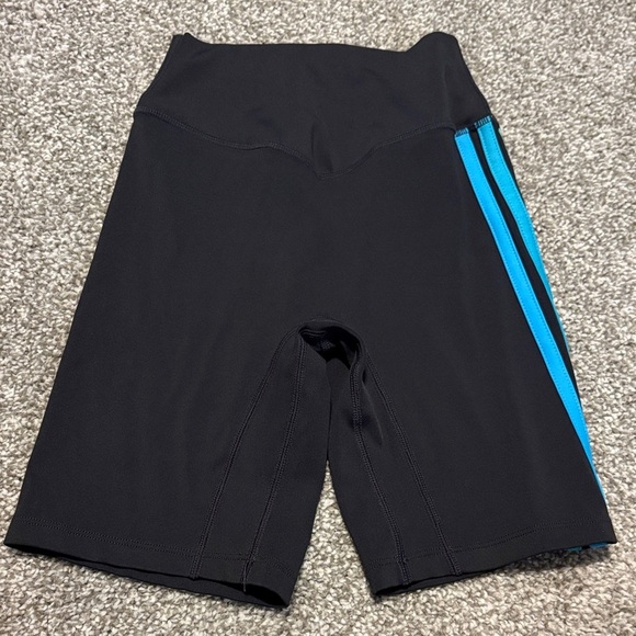 Vitality Pulse Biker Shorts- Night Drive - Picture 1 of 4